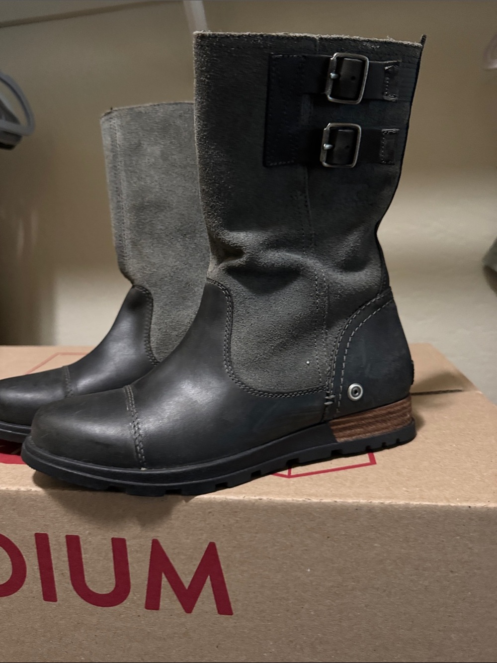 Sorel Gray  Suede & Leather Combat Boots